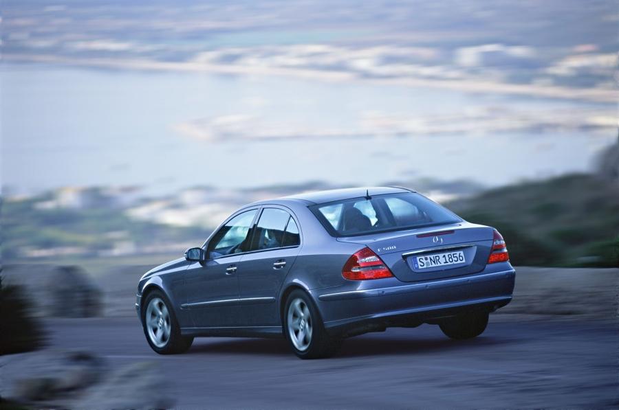  Mercedes-Benz E-Class 2002 года  (фото 149 из 448)
